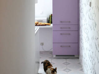 Kuchnia - Wrzos, DoMilimetra DoMilimetra Nhà bếp phong cách hiện đại Purple/Violet
