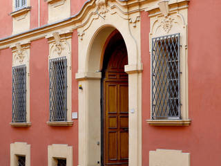 PALAZZO SORMANI, Doser S.p.A. Doser S.p.A. Klassische Fenster & Türen