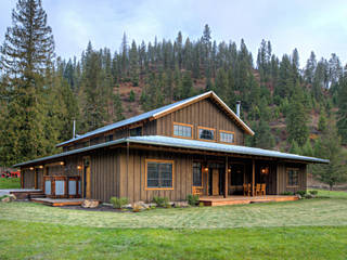 Lucky 4 Ranch, Uptic Studios Uptic Studios Rustic style houses