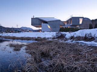 Guesthouse Rivendell, KWAK, HEESOO [IDMM Architects] KWAK, HEESOO [IDMM Architects] Casas modernas: Ideas, diseños y decoración