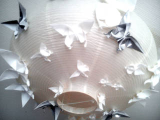 Les papillons sont attirés vers la lumière, Marie Be Design Marie Be Design Quartos ecléticos