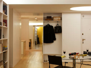 M Apartment, TERNULLOMELO Architects TERNULLOMELO Architects モダンデザインの リビング