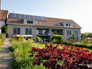 Wohnen im Grünen in preisgekrönten Minergie-P-Eco Doppeleinfamilienhäuser, Honegger Architekt AG Honegger Architekt AG Nowoczesne domy