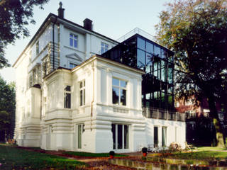 Villa an der Alster, Andreas Edye Architekten Andreas Edye Architekten Modern houses Glass