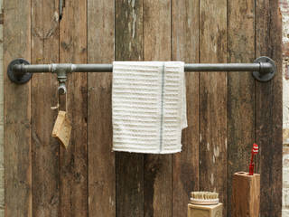 Industrial heavy duty recycled galvanised towel rails. brush64 Industriale Häuser Haushaltswaren