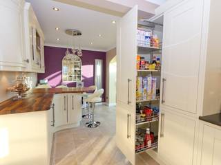 Traditional Kitchen in Leeds at Alwoodley, Twenty 5 Design Twenty 5 Design Kitchen