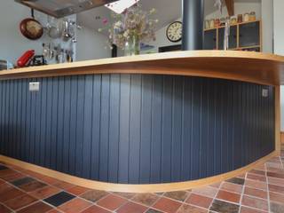 Oak Kitchen with Curved Counter, Hout Design Hout Design Кухня