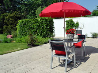 Home Staging eines geerbten Einfamilienhauses, MK ImmoPromotion MK ImmoPromotion Classic style balcony, veranda & terrace