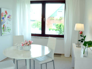 Home Staging eines geerbten Einfamilienhauses, MK ImmoPromotion MK ImmoPromotion Sala da pranzo moderna
