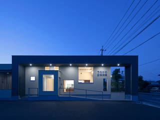 U animal clinic, トヨダデザイン トヨダデザイン Casas modernas: Ideas, diseños y decoración Metal