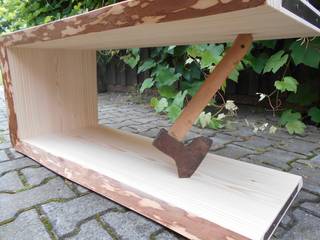 ''ausgehackt'' Couchtisch aus Massivholz , Spreisslwerk Spreisslwerk ห้องนั่งเล่น