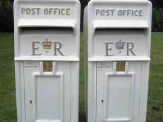 Wedding Post Boxes , UKAA | UK Architectural Antiques UKAA | UK Architectural Antiques Jardines de estilo clásico