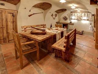Prywatny apartament w Limone (Piemonte Włochy), Bosc Vej s.r.l. Bosc Vej s.r.l. Rustic style dining room