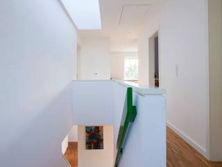 EFH - B40, Noor Architektur Noor Architektur Mediterranean corridor, hallway & stairs