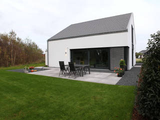 Haus K - Holzständerhaus in Wegberg, Architektur Jansen Architektur Jansen Minimalistische huizen