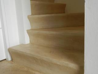 Rivestimento continuo della scala in muratura, Tadelakt keloe Tadelakt keloe Mediterraner Flur, Diele & Treppenhaus