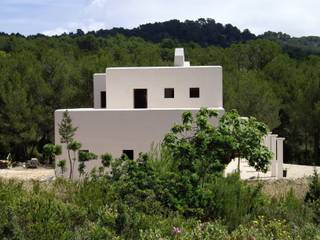 Vivienda unifamiliar aislada en Can Curt. Santa Inés de Corona. Ibiza, DE DIEGO ZUAZO ARQUITECTOS DE DIEGO ZUAZO ARQUITECTOS Mediterranean style houses