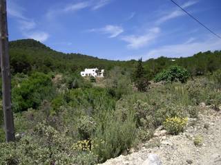 Vivienda unifamiliar aislada en Can Curt. Santa Inés de Corona. Ibiza, DE DIEGO ZUAZO ARQUITECTOS DE DIEGO ZUAZO ARQUITECTOS 地中海風 家