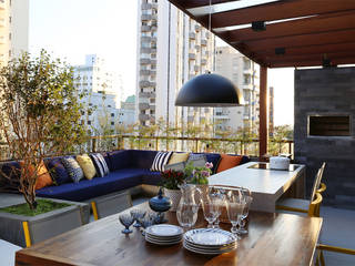 Cobertura - Pinheiros, MANDRIL ARQUITETURA E INTERIORES MANDRIL ARQUITETURA E INTERIORES Balcones y terrazas de estilo moderno