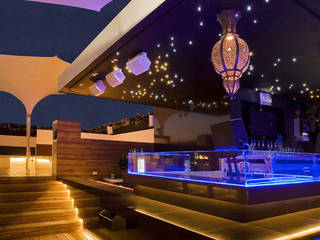 CONTEMPORARY HOSPITALITY LIGHTING FROM BARCELONA, LEDS-C4 LEDS-C4 Powierzchnie handlowe Gastronomia