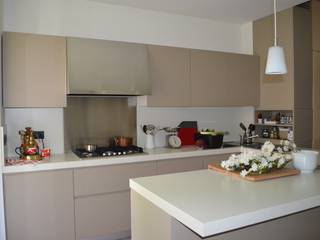 Appartamento a Milano, Archistudio Ni.Ro Archistudio Ni.Ro Modern kitchen