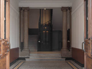 PALAZZO M, 3C+M architettura 3C+M architettura Classic style corridor, hallway and stairs