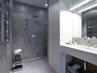 Kawalerka 38m, BBHome Design BBHome Design Modern bathroom
