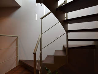 Residenza CD, Studio Architettura Tre A Studio Architettura Tre A Modern corridor, hallway & stairs