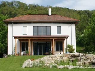 Haus Hinterbrühl, Architektur und Geomantie Architektur und Geomantie Country style balcony, veranda & terrace