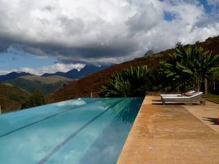 Fazenda Santa Luzia, Ronald Ingber Arquitetura Ronald Ingber Arquitetura Piscinas de estilo minimalista