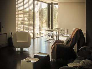 16 Fotos de uma Habitação T4 em Trancoso, ARKIVO ARKIVO Moderne Wohnzimmer
