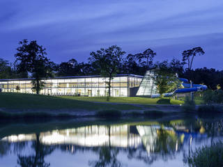 AQWA Bäder- und Saunapark Walldorf, bauatelier freie Architekten bauatelier freie Architekten 商业空间