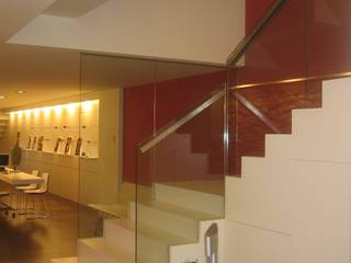 OPTICA TIBAU, LLOBET interiors LLOBET interiors Escaleras