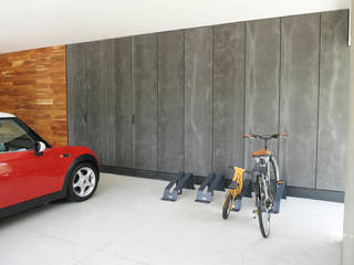Clóset garaje, Mediamadera Mediamadera Garajes modernos Madera Acabado en madera