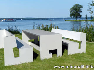 witterungsbeständige Parkbänke aus Polymerbeton, Mineralit - Mineralgusswerk Laage GmbH Mineralit - Mineralgusswerk Laage GmbH Modern garden Furniture