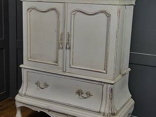 Paris Grey Shabby Chic French Drinks Cabinet, The Treasure Trove Shabby Chic & Vintage Furniture The Treasure Trove Shabby Chic & Vintage Furniture 客廳 實木 Multicolored
