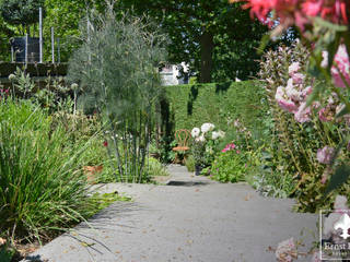 Middelgrote tuin in Alphen a/d Rijn, Ernst Baas Hoveniers B.V. / Ernst Baas Tuininrichting B.V. Ernst Baas Hoveniers B.V. / Ernst Baas Tuininrichting B.V. Modern Garden