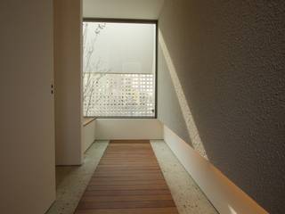 T邸ー光る箱の家, C-design吉内建築アトリエ C-design吉内建築アトリエ Pintu & Jendela Modern