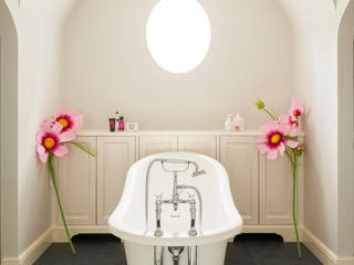 Statige manoire villa in een landelijke omgeving, Taps&Baths Taps&Baths Country style bathroom