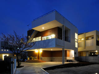 図書館階段のある家, アアキ前田 株式会社 アアキ前田 株式会社 Дома в стиле модерн
