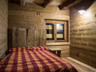 Chalet, RI-NOVO RI-NOVO Rustic style bedroom