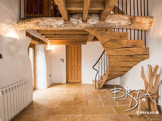 Rustic Barn Staircase, Bisca Staircases Bisca Staircases Corredores, halls e escadas rústicos