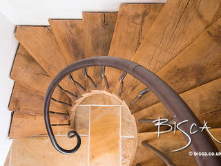 Rustic Barn Staircase, Bisca Staircases Bisca Staircases Corredores, halls e escadas rústicos