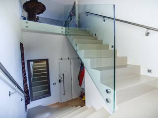 The bare minimum, Studio Prospettiva Studio Prospettiva Modern corridor, hallway & stairs