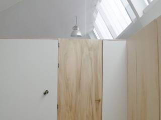 Aménagement sur-mesure d'un loft roubaisien , L'Atelier de la Menuisière L'Atelier de la Menuisière Modern dressing room