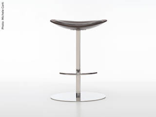 Tray Stool - Design by Rita Rijillo, Crjos Design Milano Crjos Design Milano ห้องนั่งเล่น