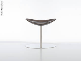 Tray Chair - Design by Rita Rijillo, Crjos Design Milano Crjos Design Milano Ruang Keluarga Modern