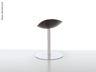 Tray Chair - Design by Rita Rijillo, Crjos Design Milano Crjos Design Milano Ruang Keluarga Modern