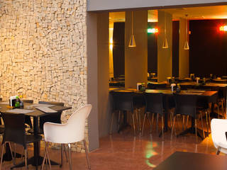 Emme Lounge & Food, ÓBVIO: escritório de arquitetura ÓBVIO: escritório de arquitetura Commercial spaces