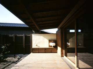 深川の家 House In Fukawa, いいつかけんちくこうぼう いいつかけんちくこうぼう Varandas, alpendres e terraços ecléticos